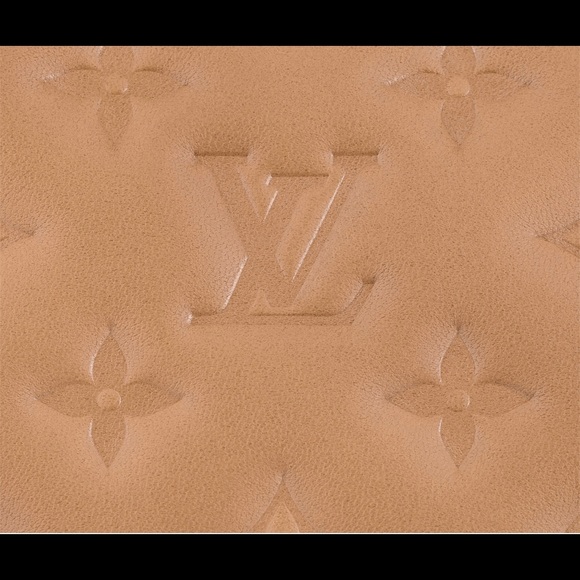 BRAND NEW! Louis Vuitton Coussin PM Comes with tags, dust bag, box! - Picture 2 of 7